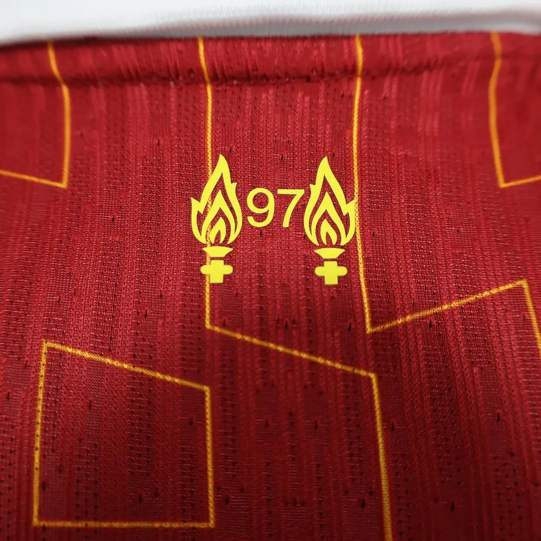 Liverpool Home 24/25 Versión Jugador